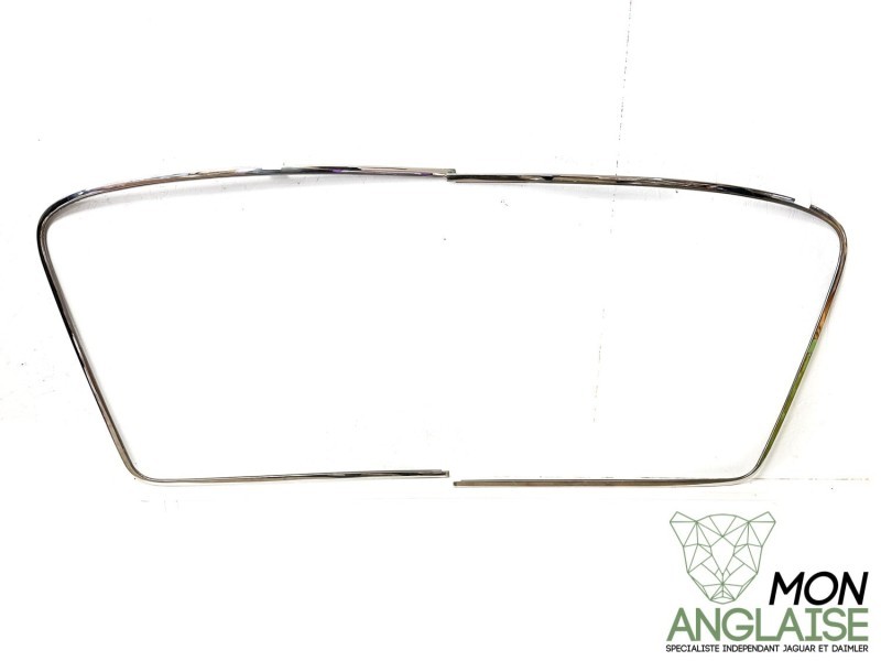 Entourage chromé de pare brise arrière Jaguar X300 1995-1995 | BEC18448