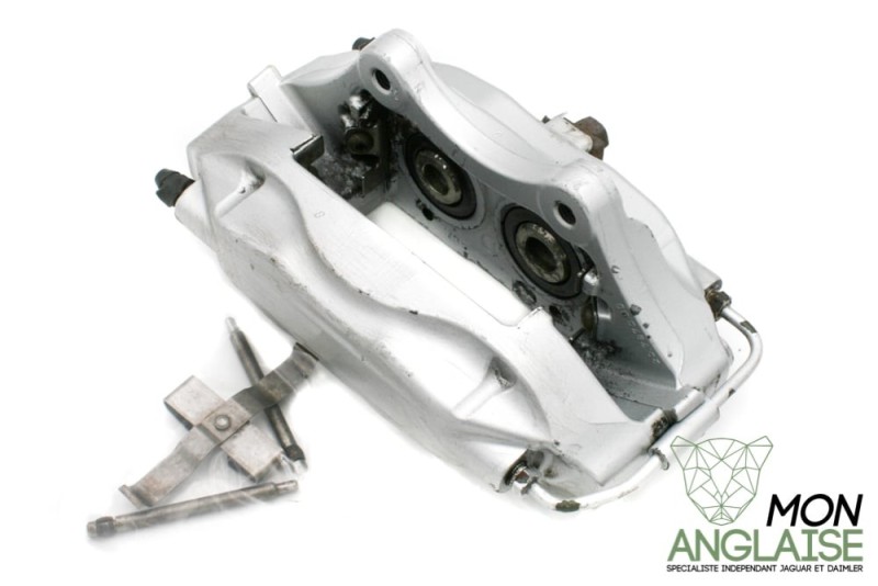 Étrier de frein arrière droite Brembo® Jaguar XJ X350 2003-2005 | C2C8358