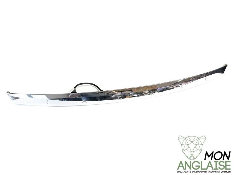 Chrome de coffre *abimé* Jaguar XF 2008-2011 | C2Z30926