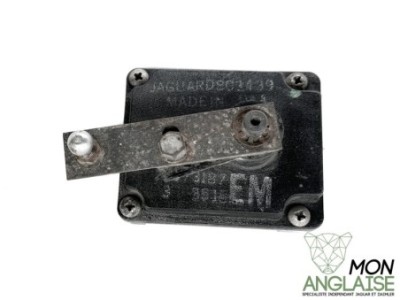 Capteur de niveau de suspension Jaguar XJ40 de 1986 à 1991 Référence OE : DBC3439