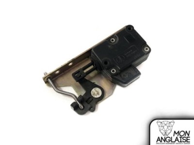 Loquet de trappe à carburant Jaguar XJ8 de 1998 à 2002 Référence OE : HNA3093AB