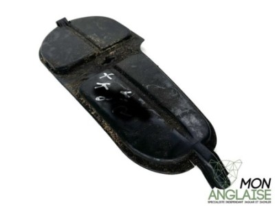 Panneau d'accès ampoule de projecteur gauche Jaguar XK8 1996-2006 | HJA4583AD