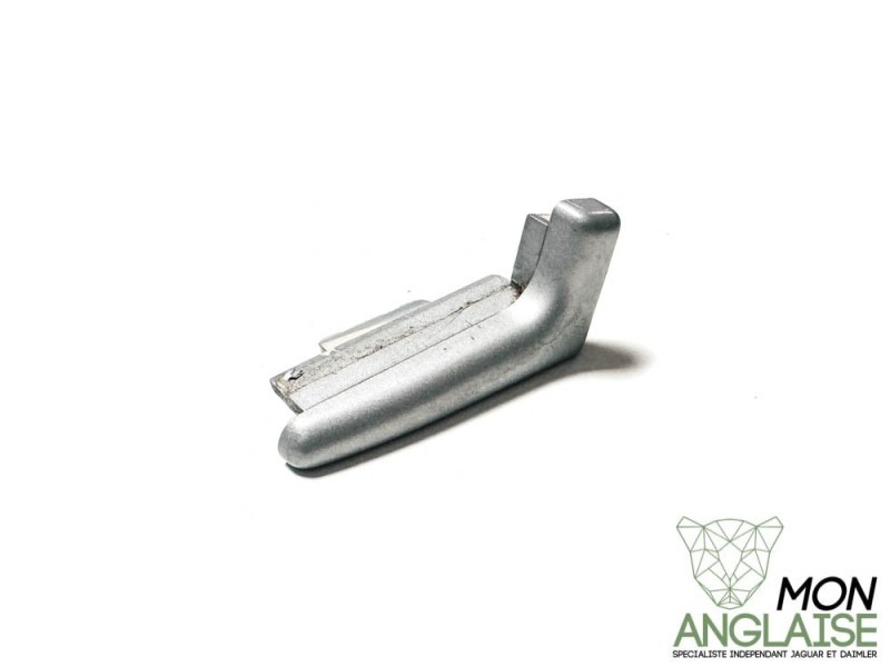 Embout de seuil de porte droite Jaguar XJ8 1998-2002 | HNA6028AA