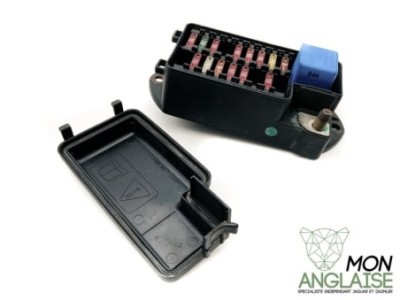 Boite à fusible 18 voies (compartiment moteur droite) Jaguar X300 de 1995 à 1996 Référence OE : LNA2800EE