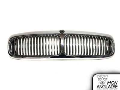 Calandre chromé avec barreaux chromés Jaguar XJ8 de 1998 à 2002 Référence OE : HNC5504BA
