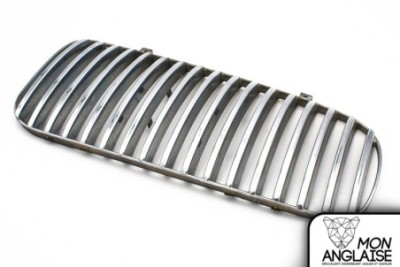 Grille de calandre chromée droite Jaguar XJ8 de 1998 à 2002 Référence OE : HNC5502BA