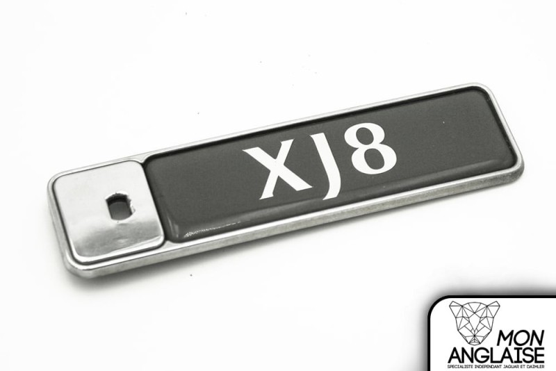 Badge - logo XJ8 chrome - gris Jaguar XJ8 1998-2002 | HND5994CA