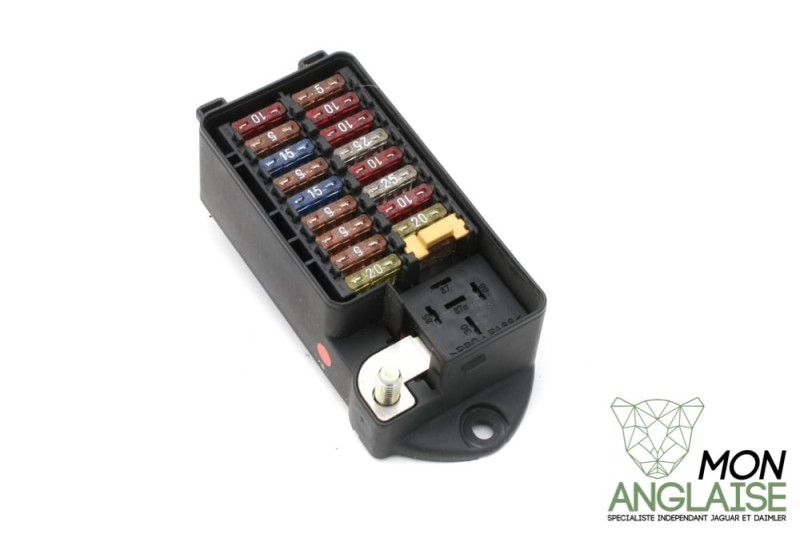 Boite à fusible 18 voies talonnier arrière gauche Jaguar XJ8 1998-2002 | LNC2800BC