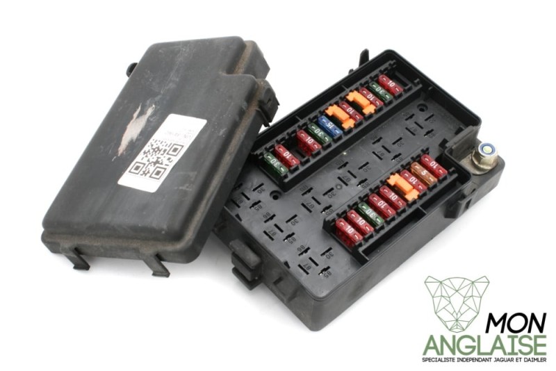 Boite à fusible 22 voies (compartiment moteur) Jaguar XJ8 1998-1999 | LNC2822BD