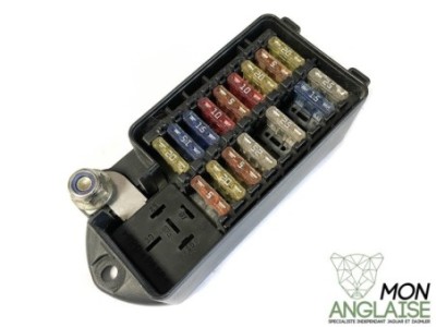 Boite à fusible 18 voies talonnier arrière droite Jaguar XJ8 1999-2002 | LNE2800CA