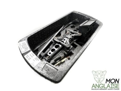 Kit cric et accessoire de levage Jaguar S-Type de 2004 à 2008 Référence OE : XR852021
