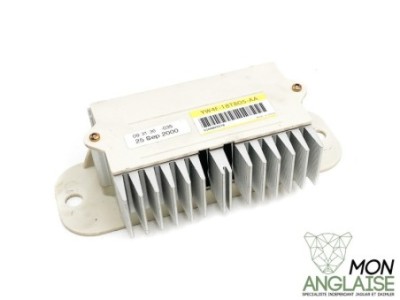 Amplificateur radio du coffre Jaguar S-Type de 1999 à 2002 Référence OE : XR825197