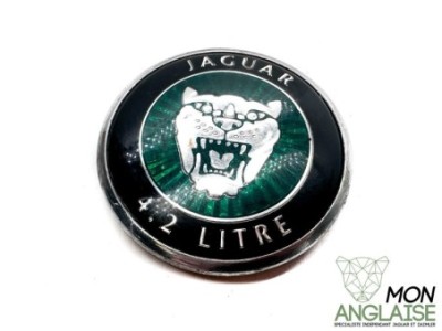 Badge de capot 4.2L Jaguar XK8 de 2003 à 2006 Référence OE : C2N3702