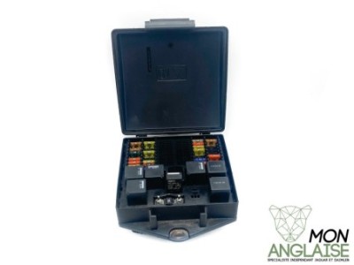 Boite à fusible (compartiment moteur) Jaguar XJ X350 de 2006 à 2009 Référence OE : C2C33741