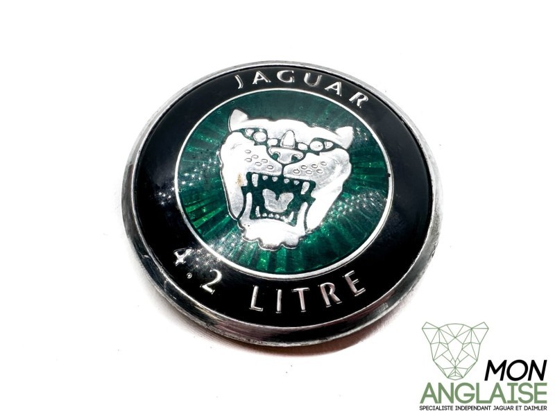 Badge de capot 4.2L Jaguar XK8 2003-2006 | C2N3702