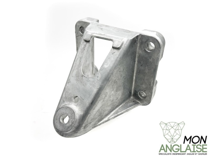Support moteur droite Jaguar XK 2006-2009 | C2P5730