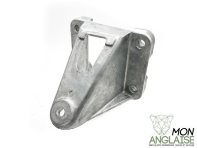 Support moteur droite Jaguar XK 2006-2009 | C2P5730
