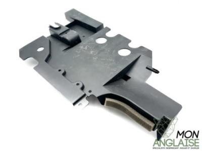 Écran déflecteur de radiateur droite Jaguar XK 2006-2009 | C2P14659