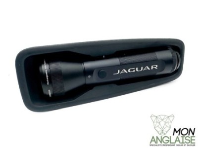 Lampe torche rechargeable coffre avec support Jaguar New XF 2015-2023 | T2H7747
