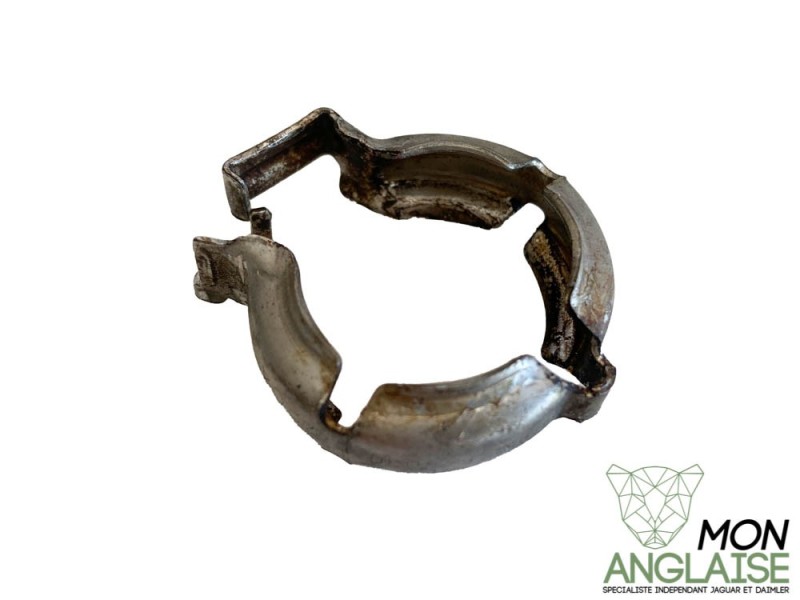 Bride de tuyau d'EGR Jaguar New XJ de 2010 à 2019 Référence OE : JDE3754