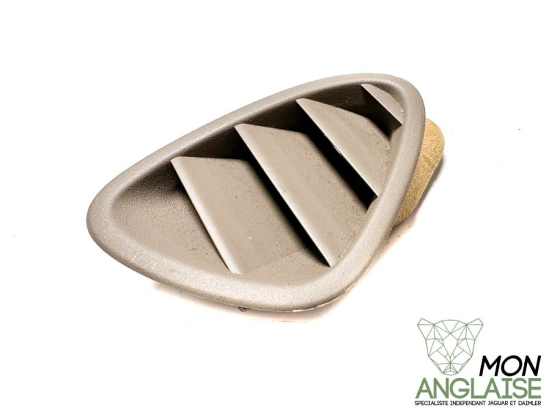 Grille de désembueur gauche sable RHD - UK Jaguar S-Type de 1999 à 2002 Référence OE : XR813267AEK