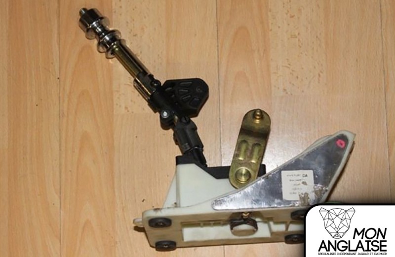 Levier de changement de vitesse Jaguar X-Type de 2001 à 2009 Référence OE : C2S13265