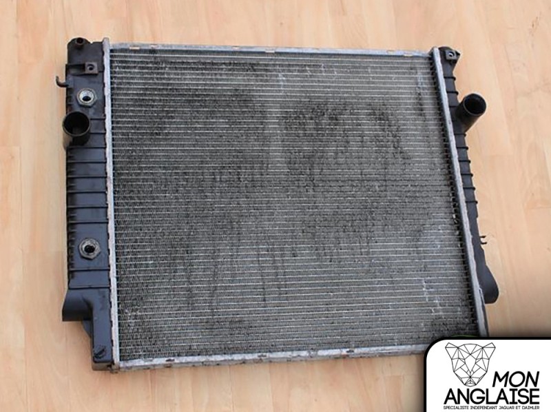 Radiateur de refroidissement Jaguar XJ8 de 1998 à 2002 Référence OE : MNC4190AE