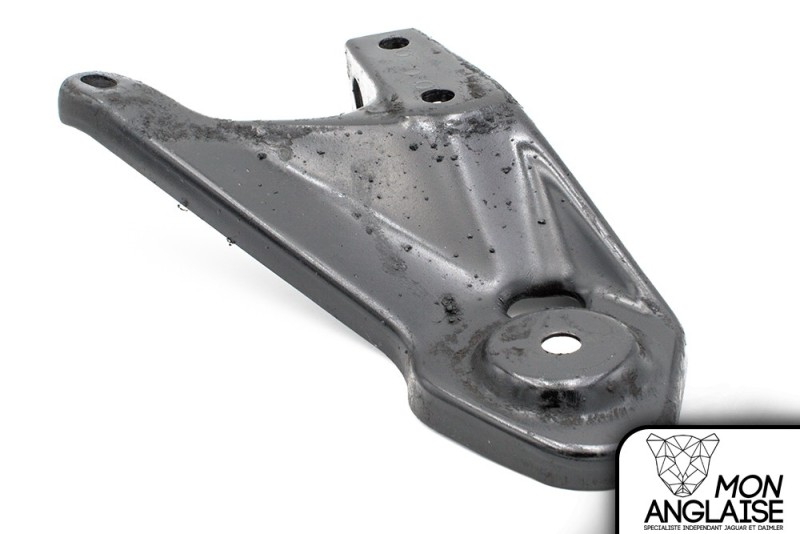 Support de berceau arrière gauche Jaguar XJ8 de 1998 à 2002 Référence OE : CBC4257