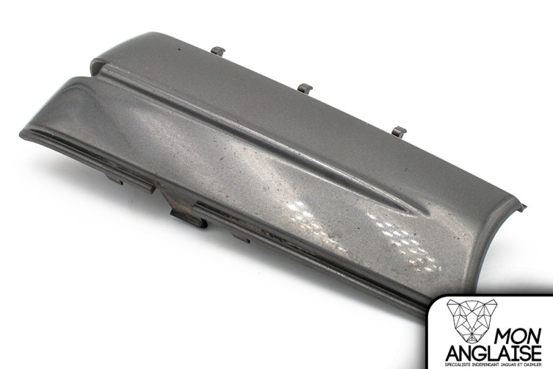 Couvercle d'antibrouillard droite Jaguar XJ X350 de 2003 à 2005 Référence OE : C2C4656
