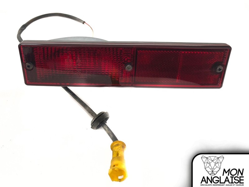 Feu antibrouillard arrière Jaguar XJ40 de 1986 à 1994 Référence OE : DBC11663