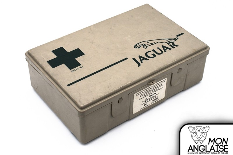 Trousse de secours Jaguar XJ40 de 1986 à 1994 Référence OE : XR82604