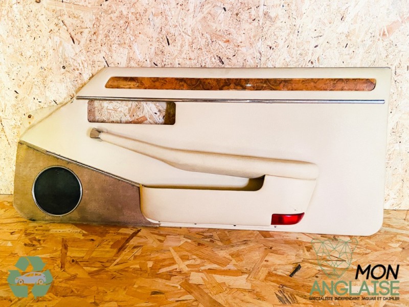 Panneau de portière avant droite magnolia Jaguar XJS de 1992 à 1994 Référence OE : GHB1390AAAEM