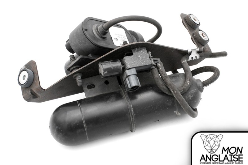Pompe à air d'échappement actif Jaguar XK de 2006 à 2014 Référence OE : C2P15958