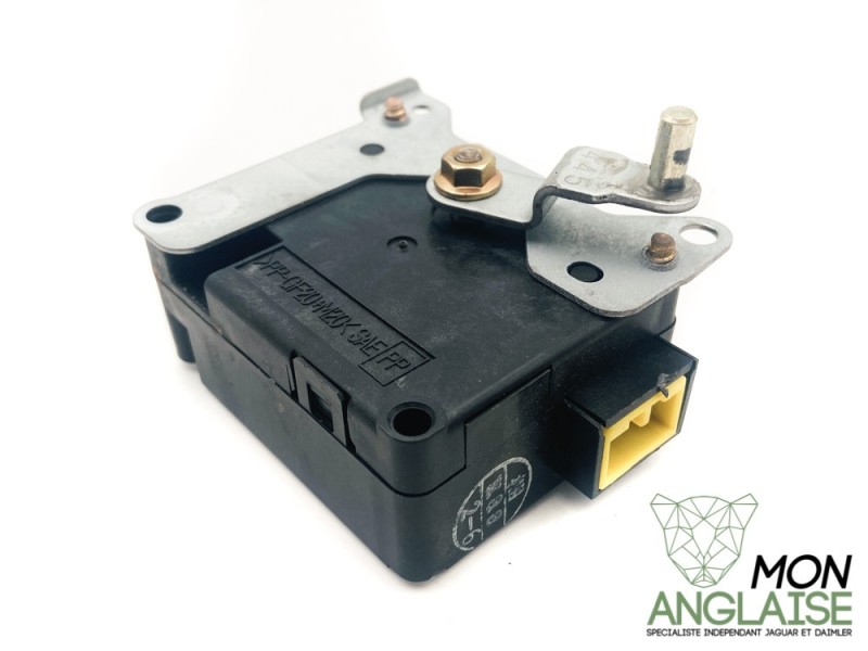 Servomoteur de chauffage - climatisation Jaguar XK8 de 1997 à 2006 Référence OE : JLM11958
