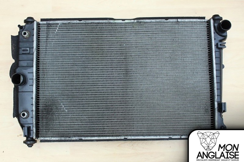 Radiateur de refroidissement Jaguar XK8 de 2003 à 2006 Référence OE : C2N4578