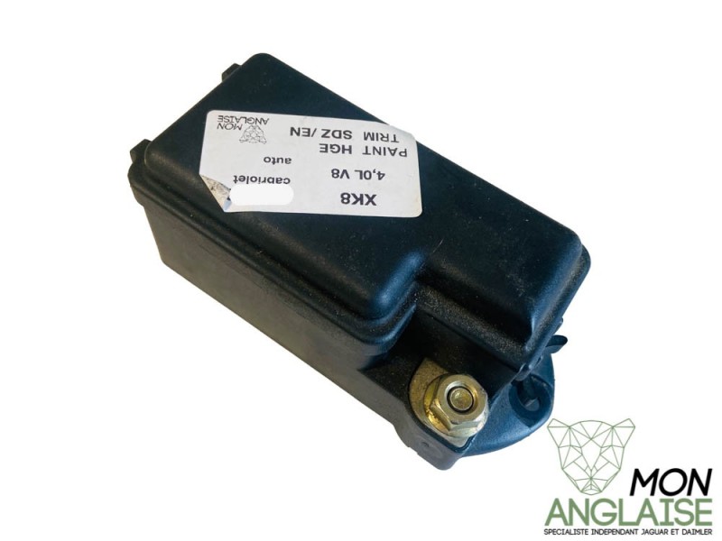 Boite a fusible compartiment moteur Jaguar XK8 de 1998 à 1998