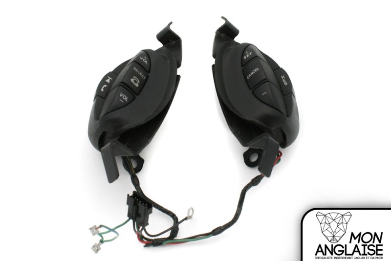 Commandes au volant de régulateur / radio / téléphone Jaguar XK8 de 1997 à 2006 Référence OE : CMDVOL