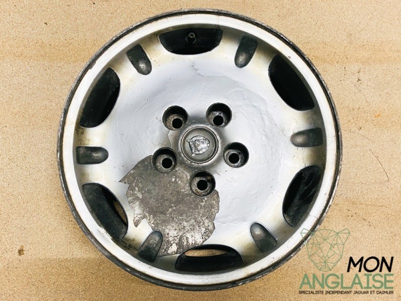 Jante 16 Dimple J171 Jaguar X300 de 1995 à 1997 Référence OE : MNB6113CAJ171
